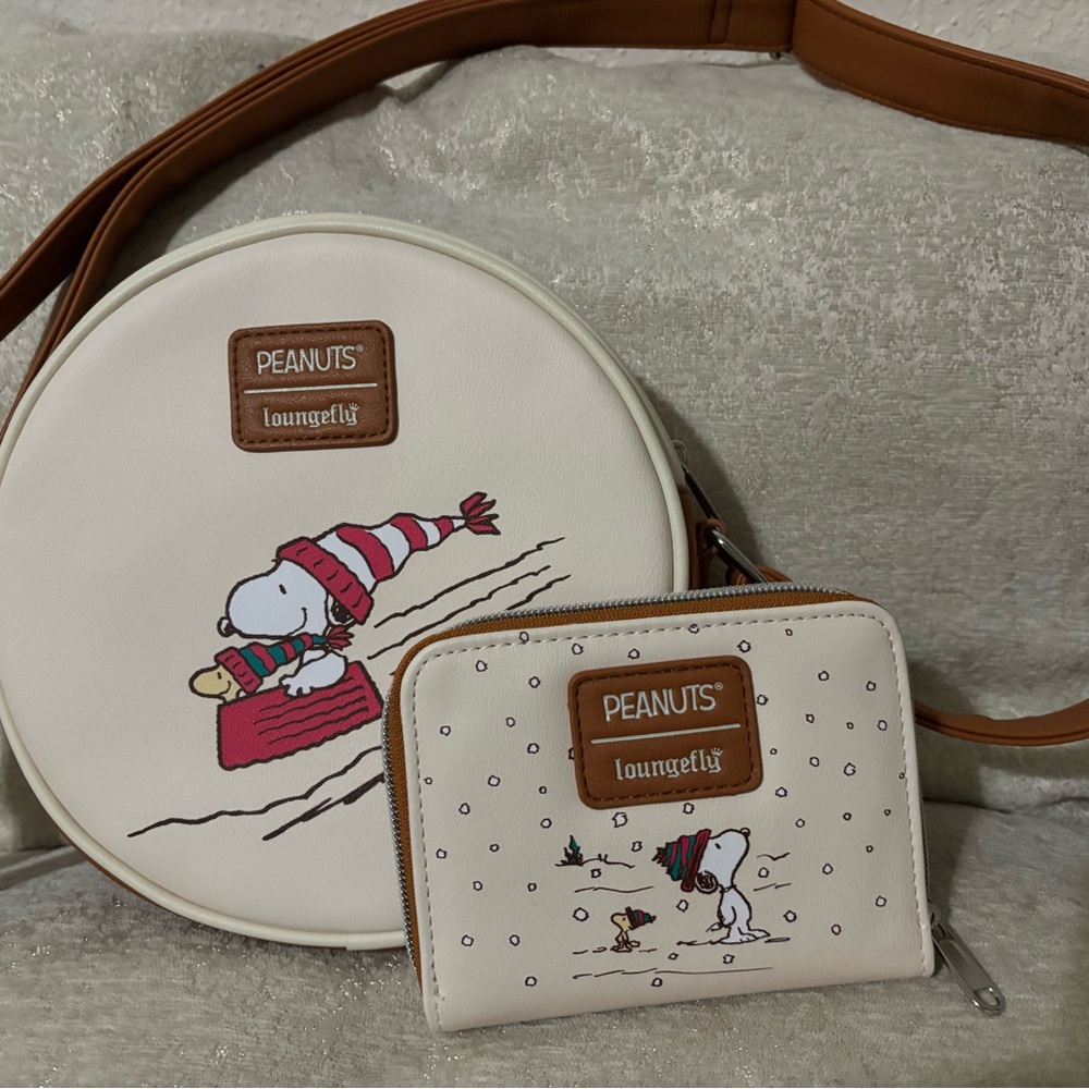 SOLD SOLD Loungefly Peanuts Snoopy Cream Crossbody and Wallet